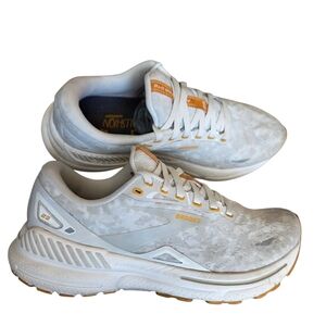 Brooks Brooks Adrenaline GTS 23 White and Gold Running Shoes 7.5